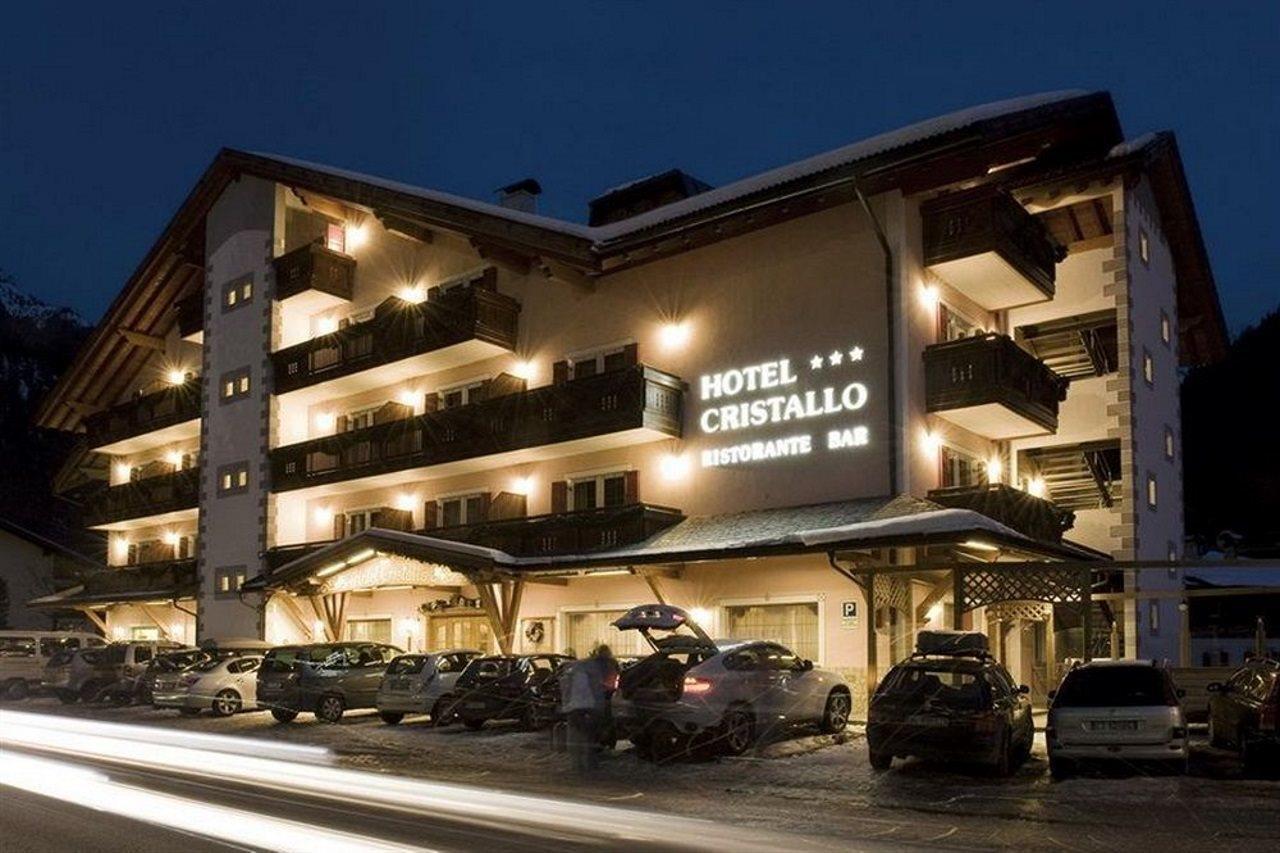 Hotel Cristallo Canazei Bagian luar foto
